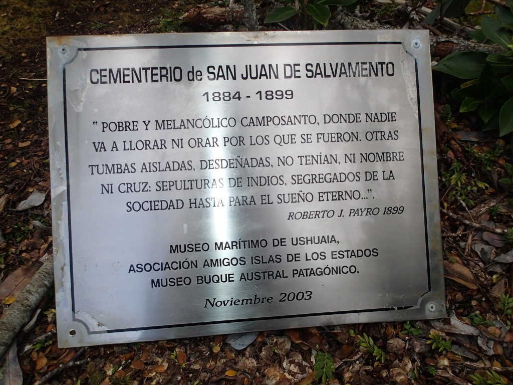 Plaque with a poem at the cemetery in  San Juan del Salvamento.